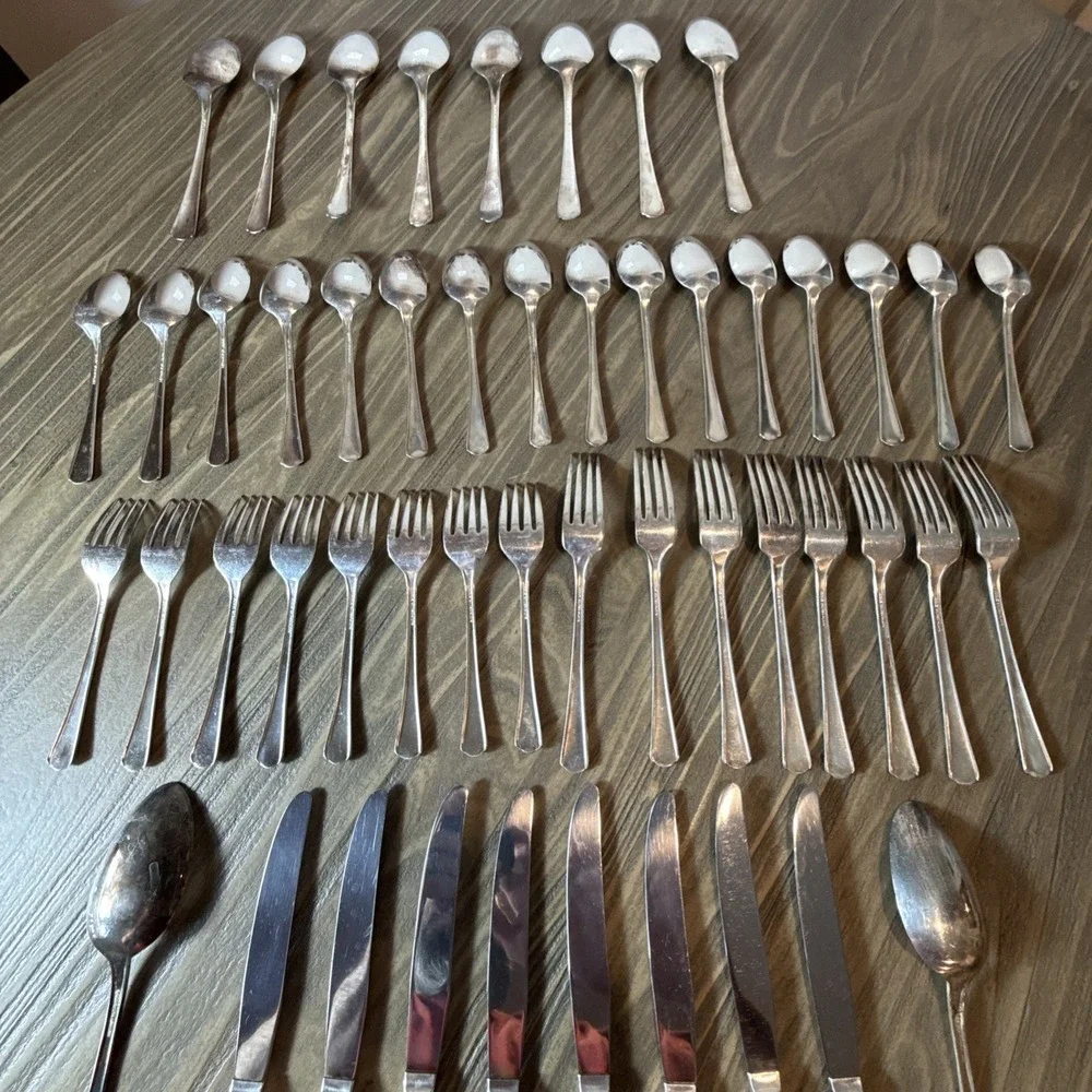 51pc Vogue Silverplate Flatware Set by International Silver 1938 w/ Wood Chest